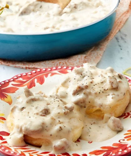 Pioneer Woman Gravy Biscuits