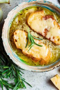 Pioneer Woman Crockpot French Onion Soup - Delish Sides
