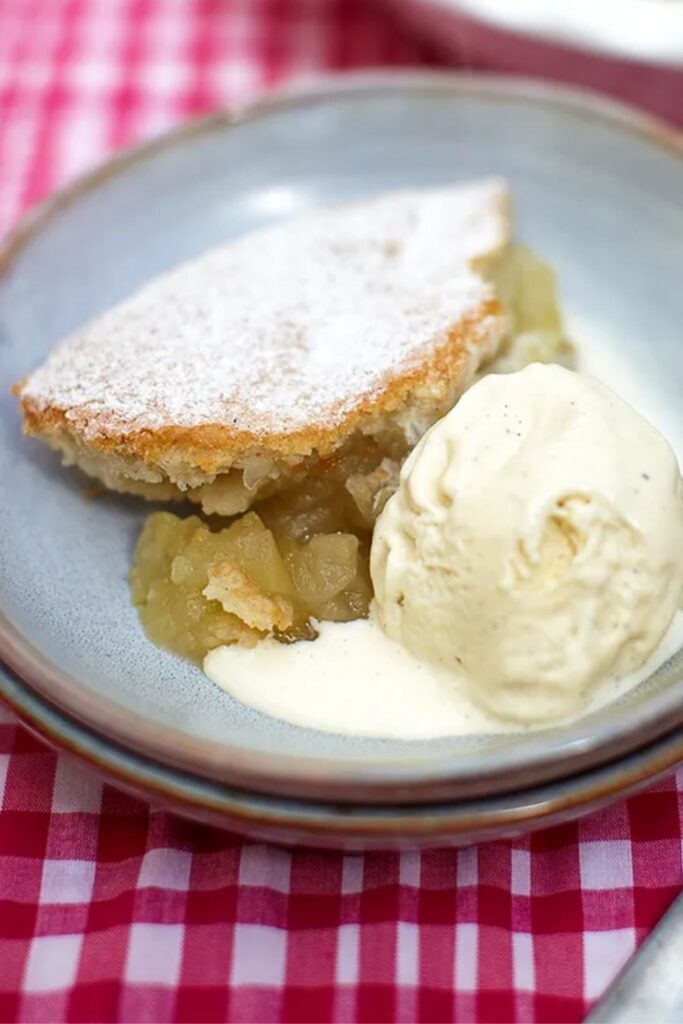 Jamie Oliver Eve’s Pudding (Apple Sponge Pudding)